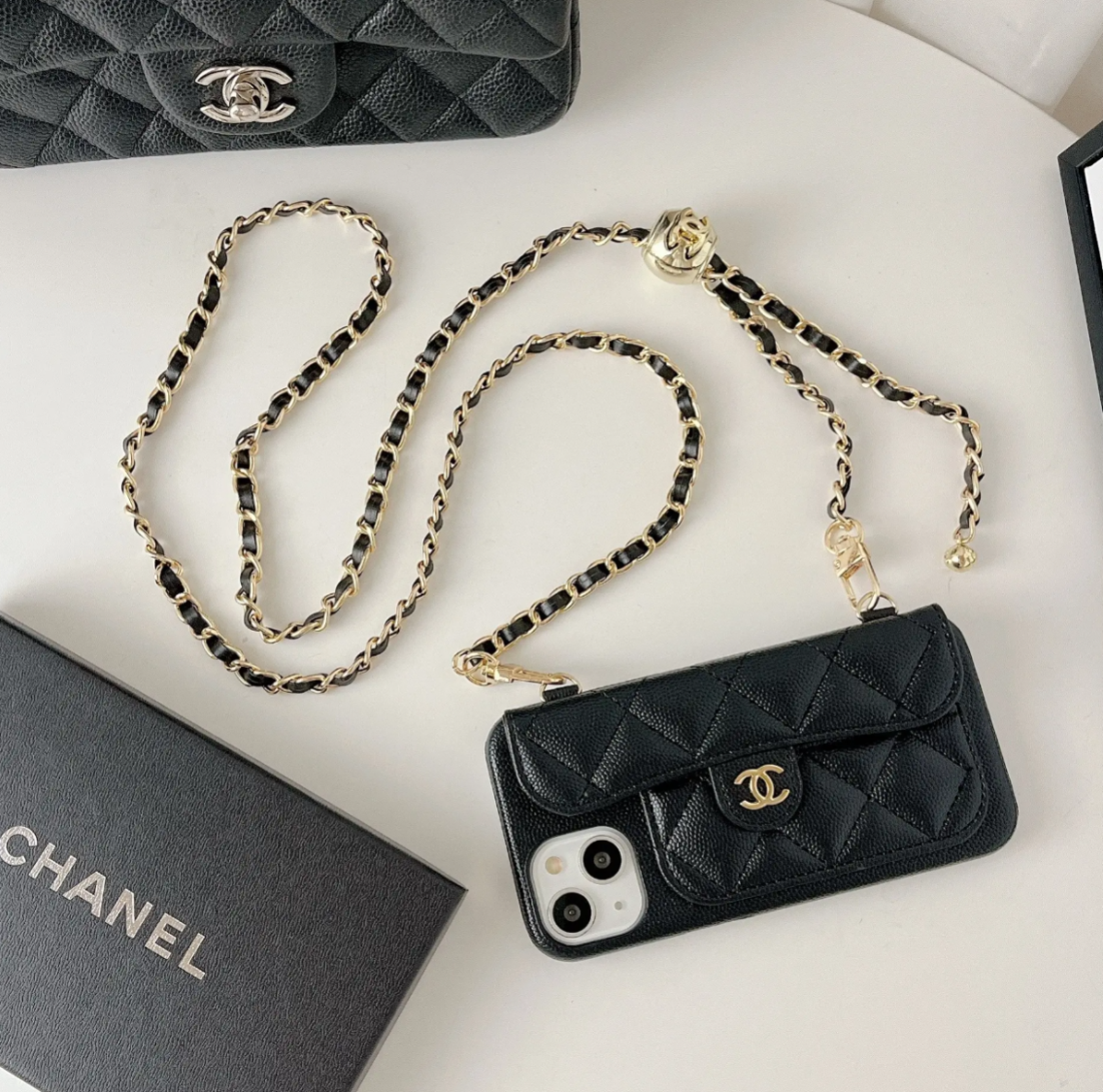 Luxurious iPhone Case（With chain）